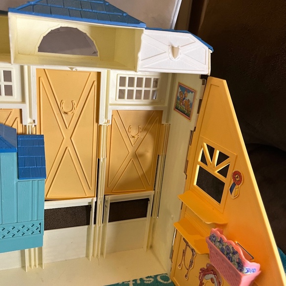 Vintage 1998 Mattel Barbie Riding Stable Horse Corral Play Set - Picture 8 of 15